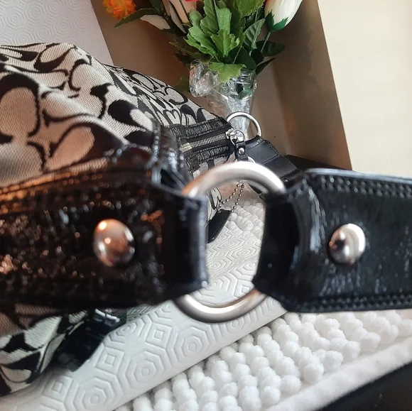 Coach purses - Picture 16 of 16